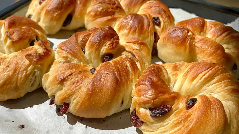 揚げないからヘルシー！子供のおやつにぴったりの焼きドーナツのレシピ