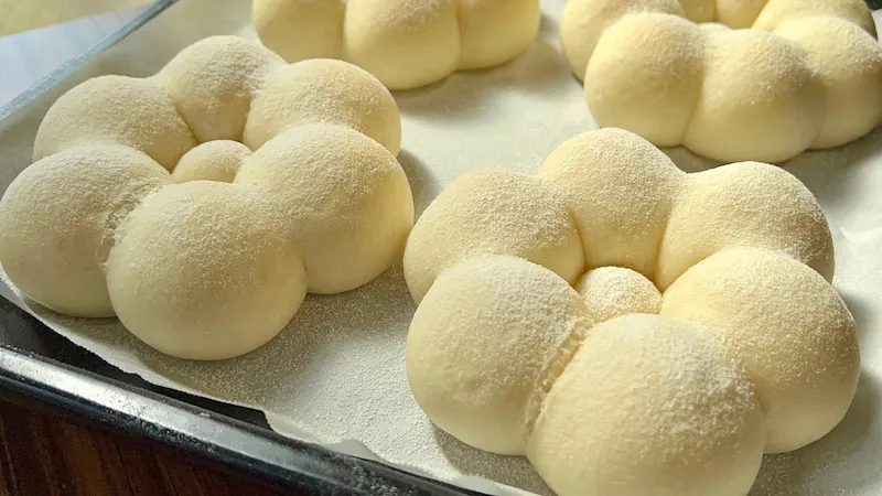 ちぎりパンとしても楽しめる！可愛いお花の形の白パンマーガレット