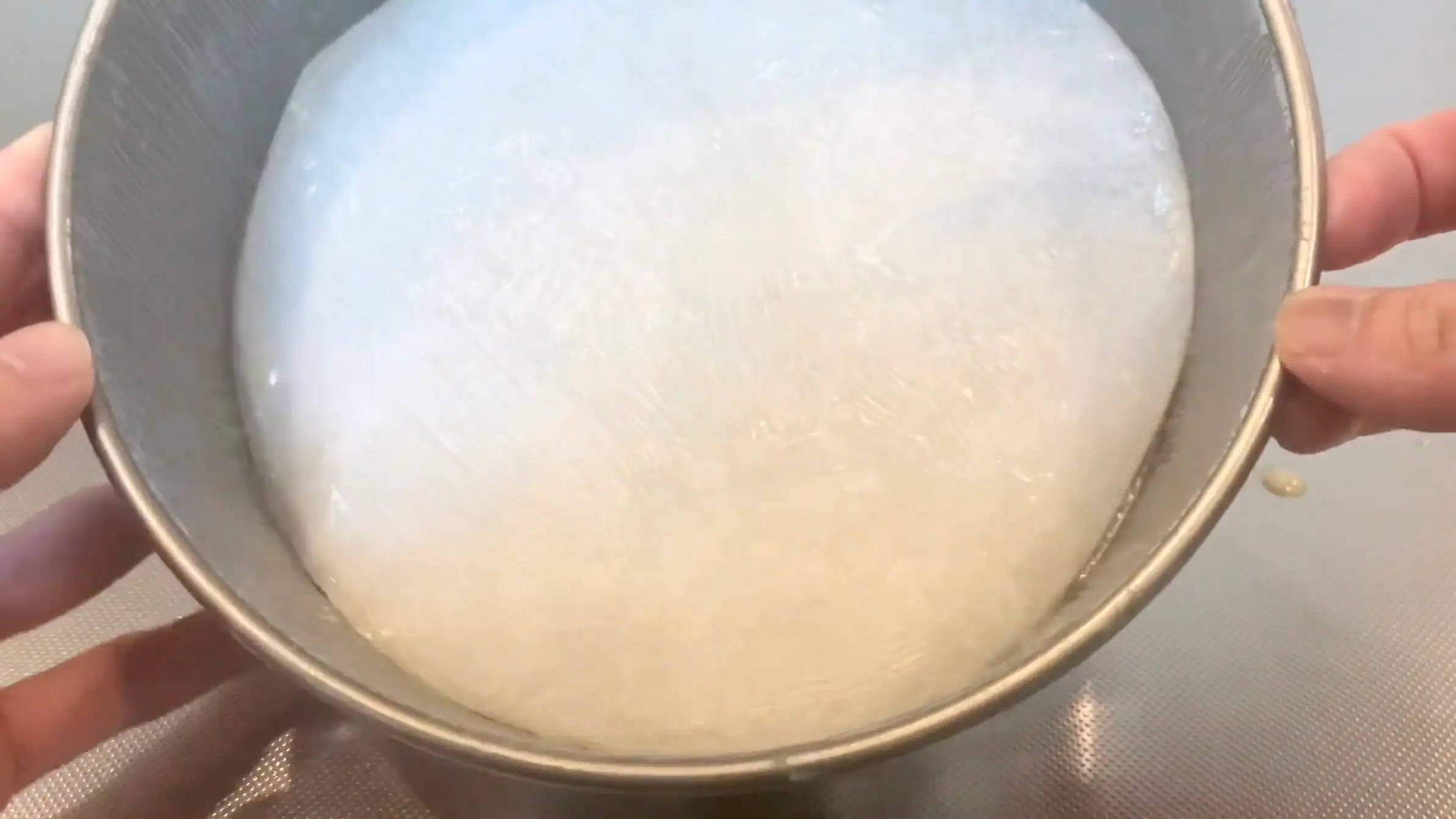ウールロールパン:型にバターを塗る