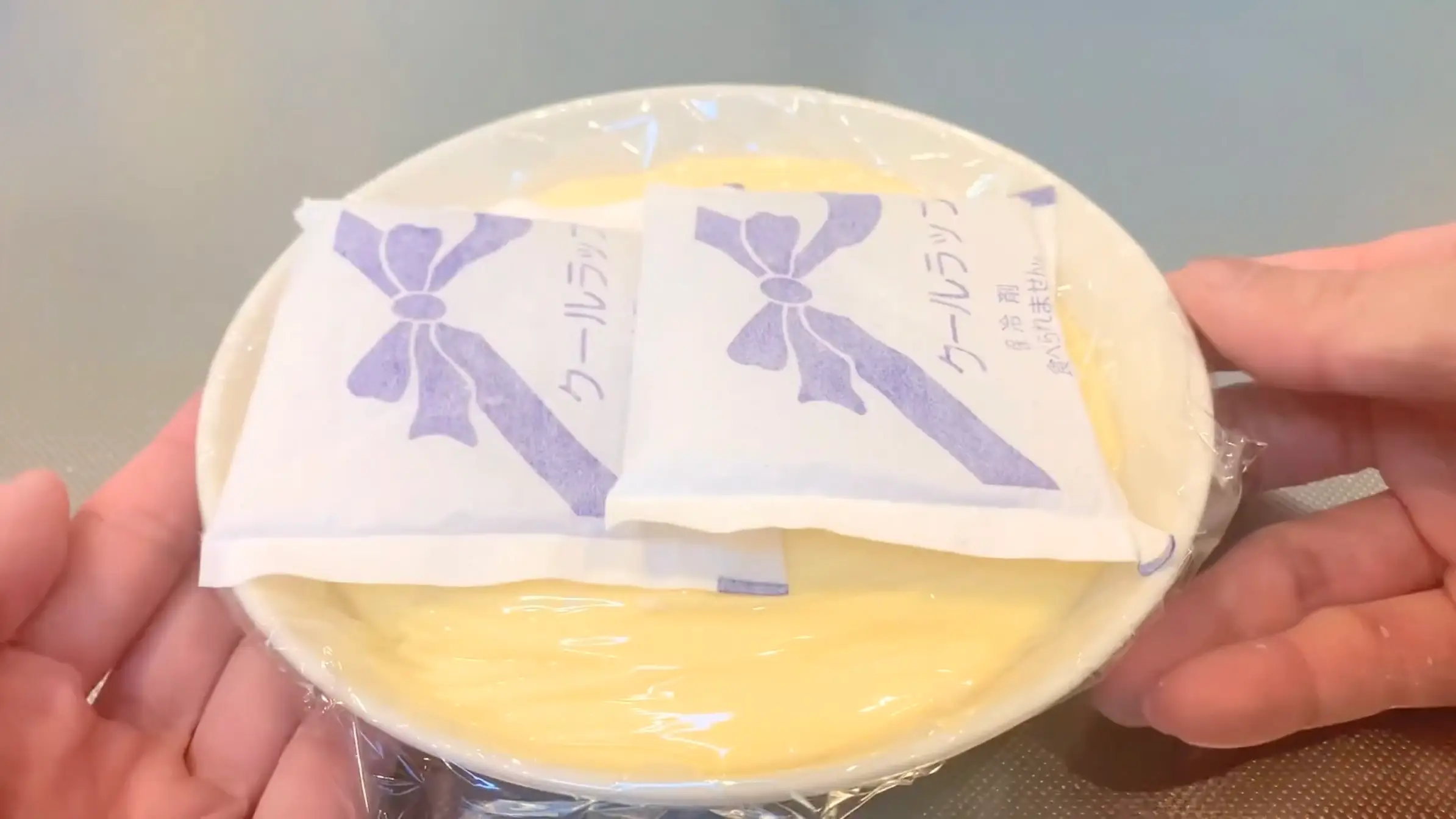 プチシュークリーム:クリームを鍋から取り出し、冷蔵する