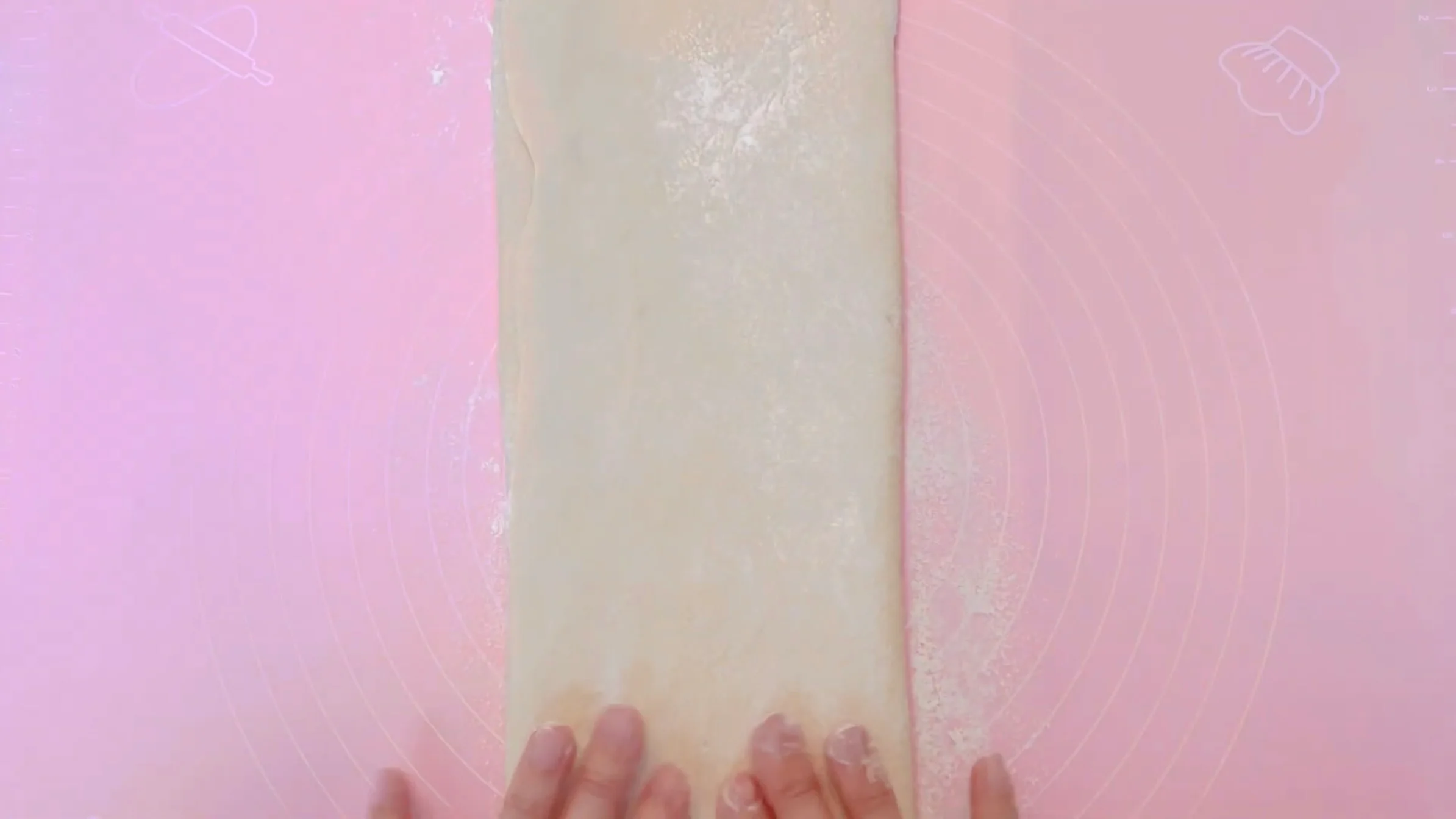 マーブル食パン:生地を三つ折りする