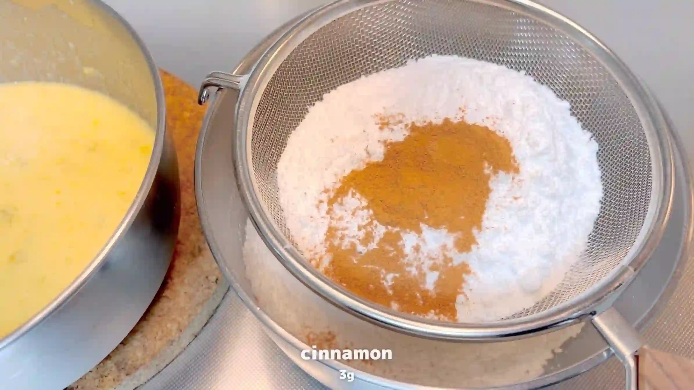 クイックブレッド:粉類をふるう